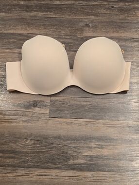 Victoria's Secret Strapless Smooth Nude/Light Beige Bandeau Bra